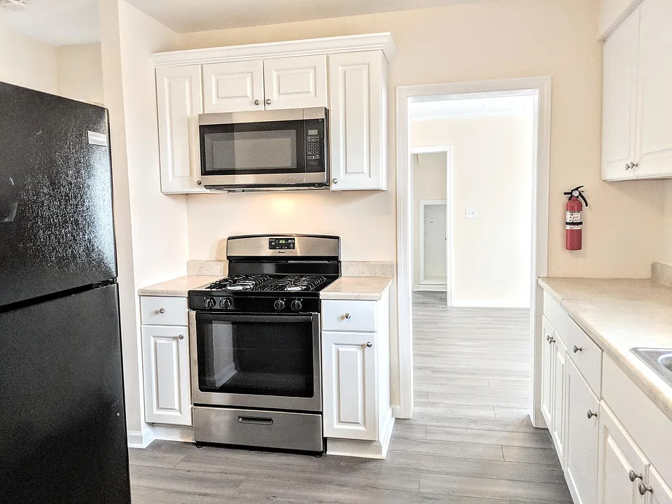 77 Jackson St #2