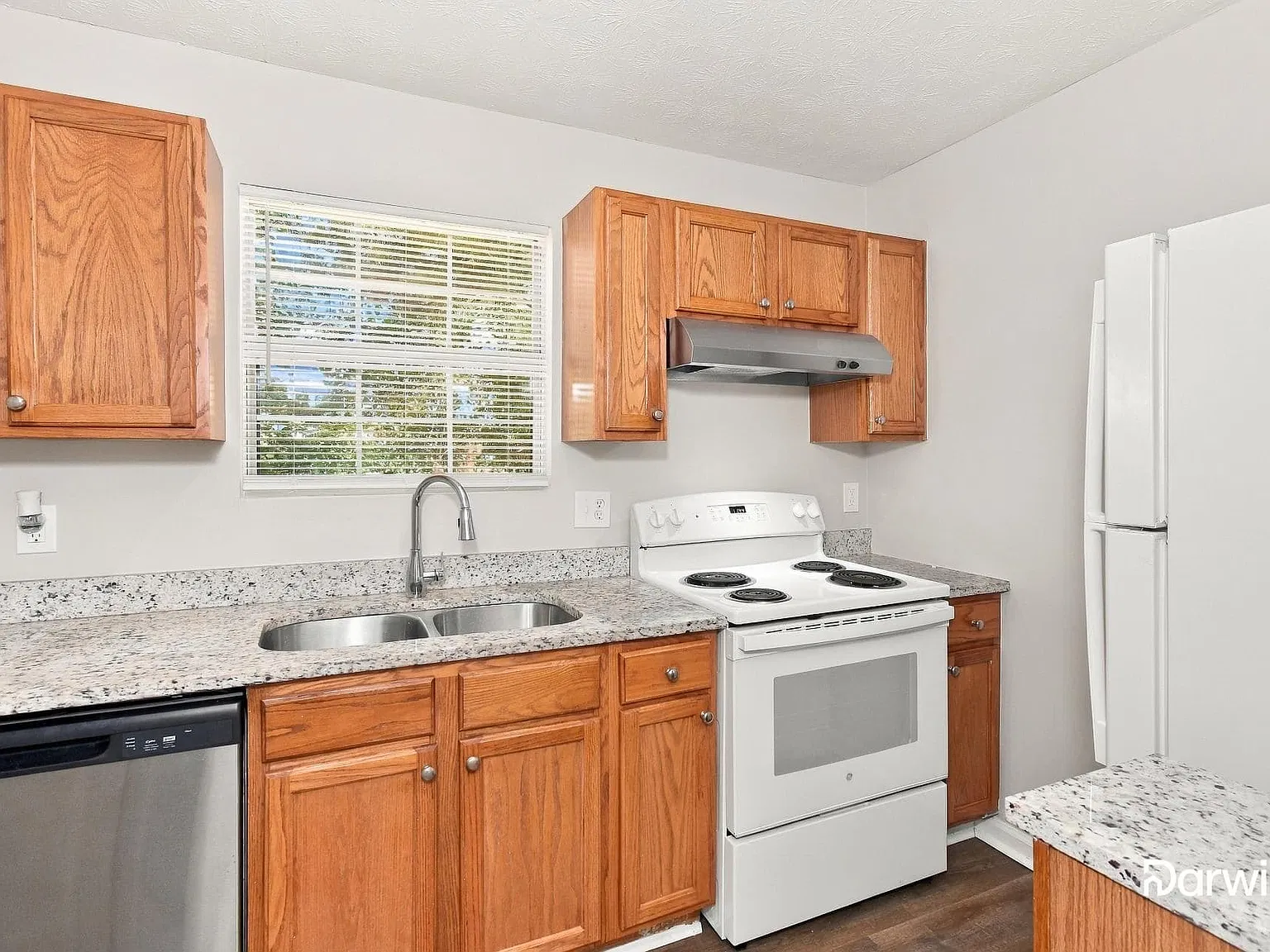 3 bed, 2.0 bath, 1443 sqft, $1,875 — Photo 3