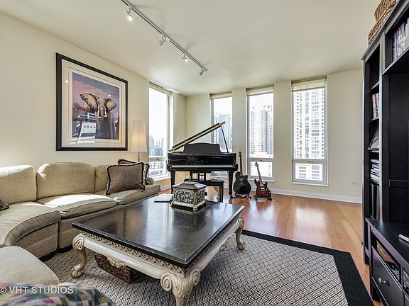 4th image of 1250 S Michigan Ave APT 1309