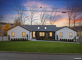 580 Nordhoff Dr, Leonia, NJ 07605