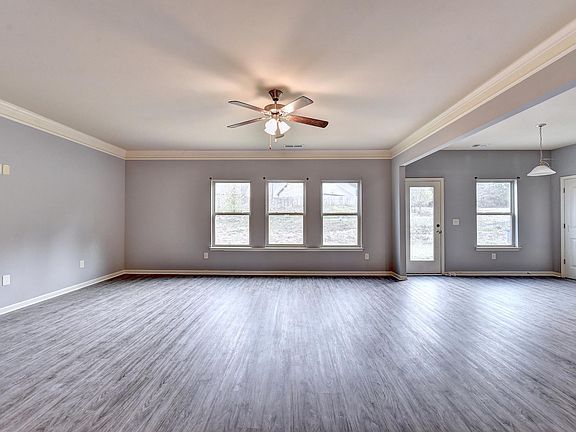 2nd image of 637 Pine Ln