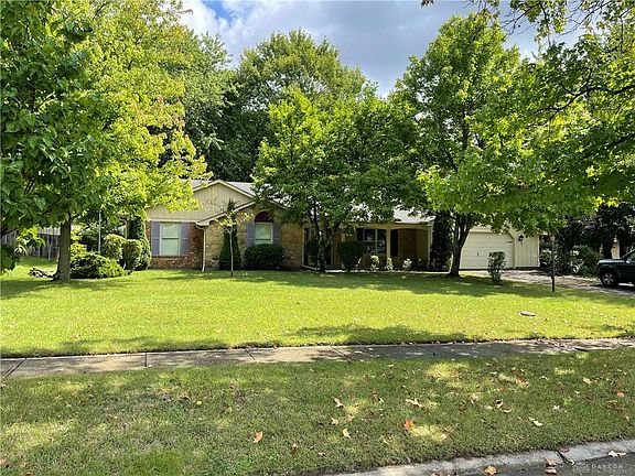 4th image of 9048 S Normandy Ln