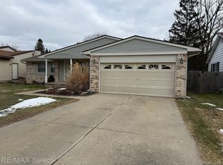 5279 Mill Wheel Dr, Grand Blanc, MI 48439