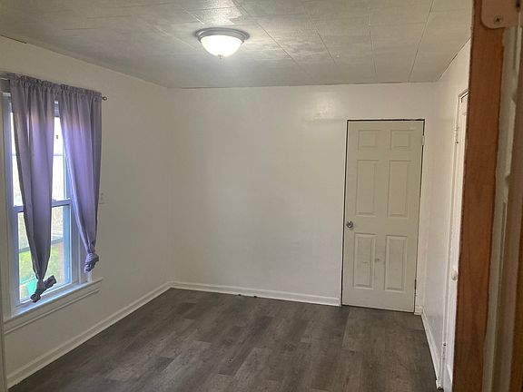 2nd image of 1935 Niagara St #2
