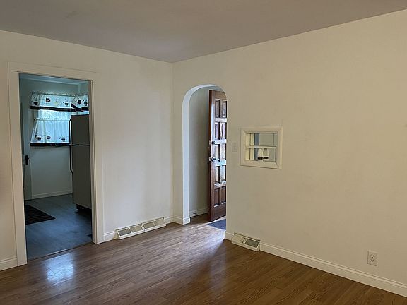 2nd image of 1719 Paradise Blvd