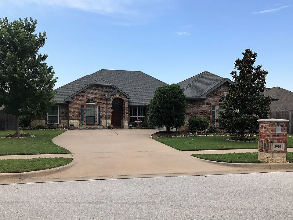 1st image of 3901 Bridle Oaks Dr