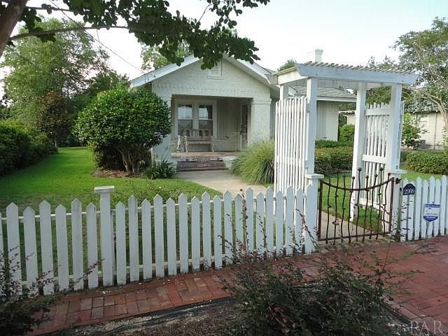 1st image of 2908 E Desoto St