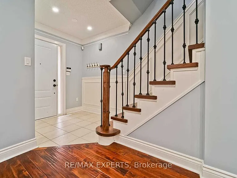 357 Brisdale Dr — Photo 12