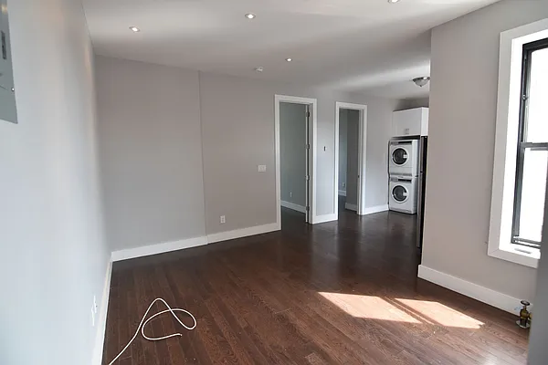 Rented by Zuz Realty | media 18