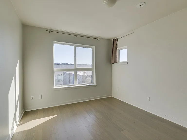 1504 Aurora Ave N #206 — Photo 16