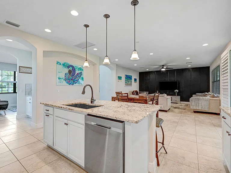 8212 Paragrass Ave — Photo 9