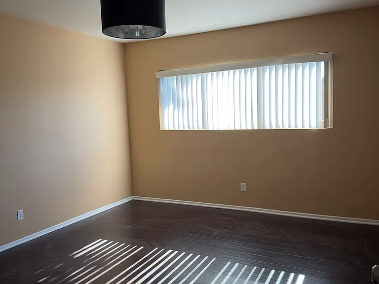 1433 Rock Glen Ave #14 — Photo 4