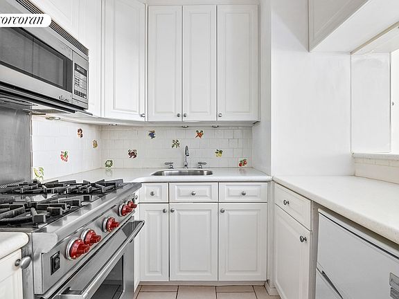 5th image of 130 W 79th St APT 3E