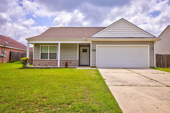 3 bed, 2.0 bath, 1312 sqft, $2,200 — Photo 2
