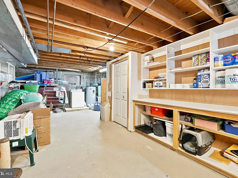 736 Village Ln — Photo 24