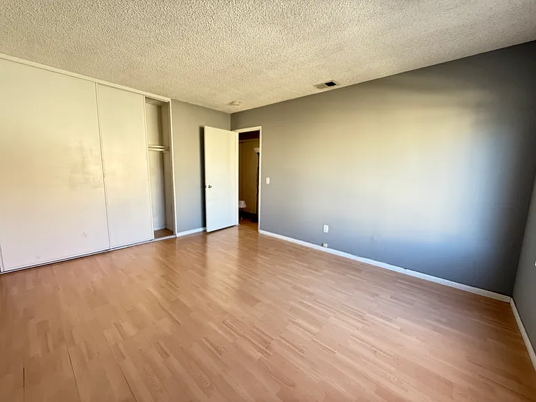 1224 S Cypress Ave #D — Photo 18