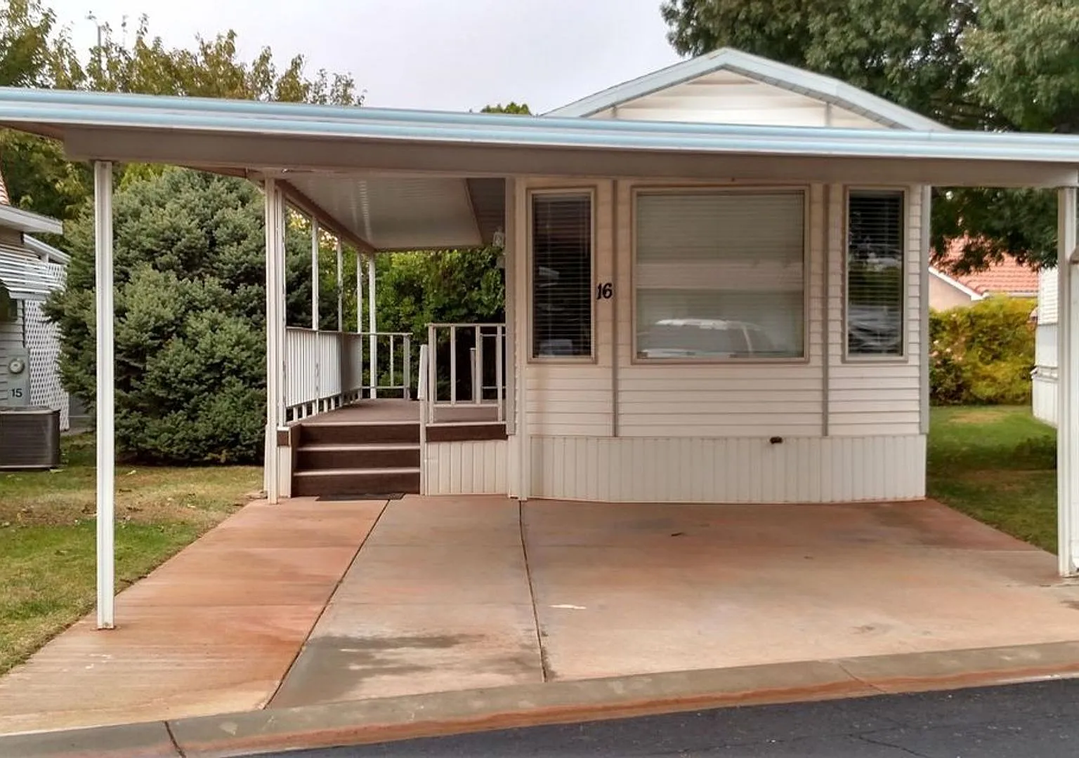 Cozy Home in the Kings Row Estates 55+ Community — Photo 2