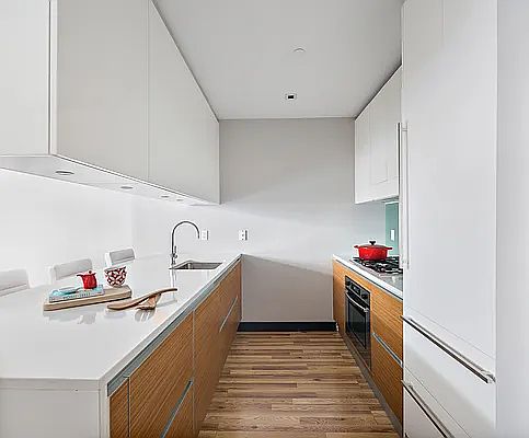 3rd image of 555 W 59th St APT 6D