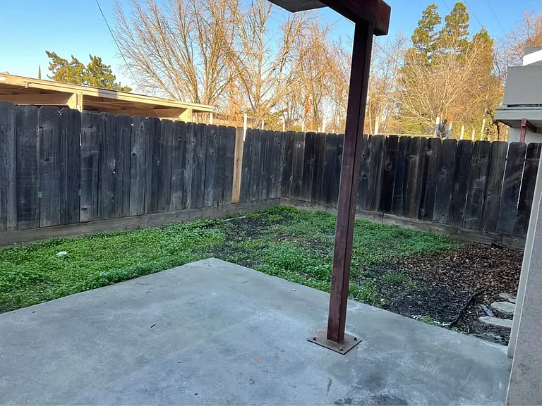 1701 Scenic Dr — Photo 11