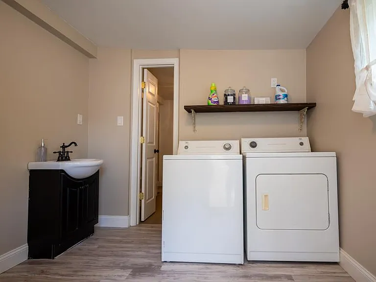 1175 SW Collins Ave — Photo 10