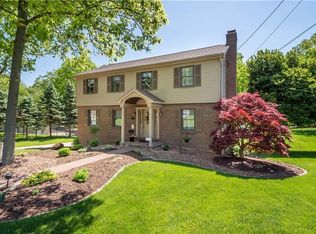 233 Geneva Dr, Aliquippa, PA 15001