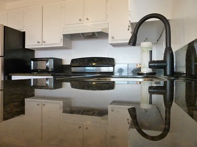 Channel View Apartments — Photo 14