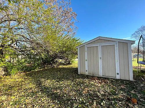 1056 Green St Photo 1