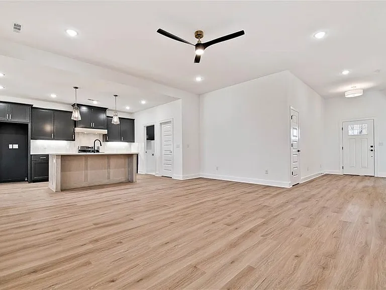 6 Tarland Ln — Photo 4
