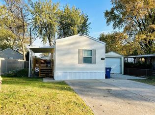 424 Parkside Dr, Troy, IL 62294