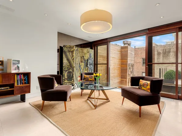 22 Gramercy Park image 4 of 23