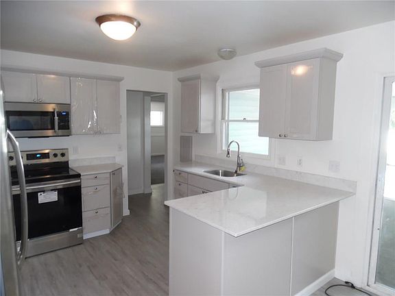 5th image of 1623 Avenue F
