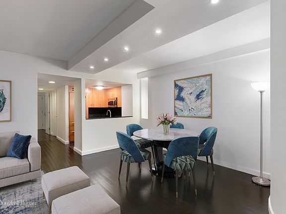 2nd image of 100 W 58th St APT 5G