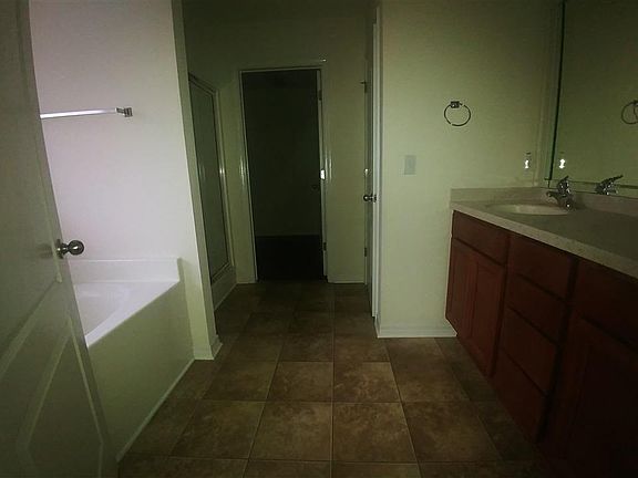 5th image of 6438 Sarasota St
