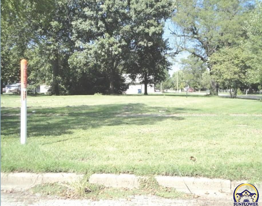 2nd image of 834 California St
