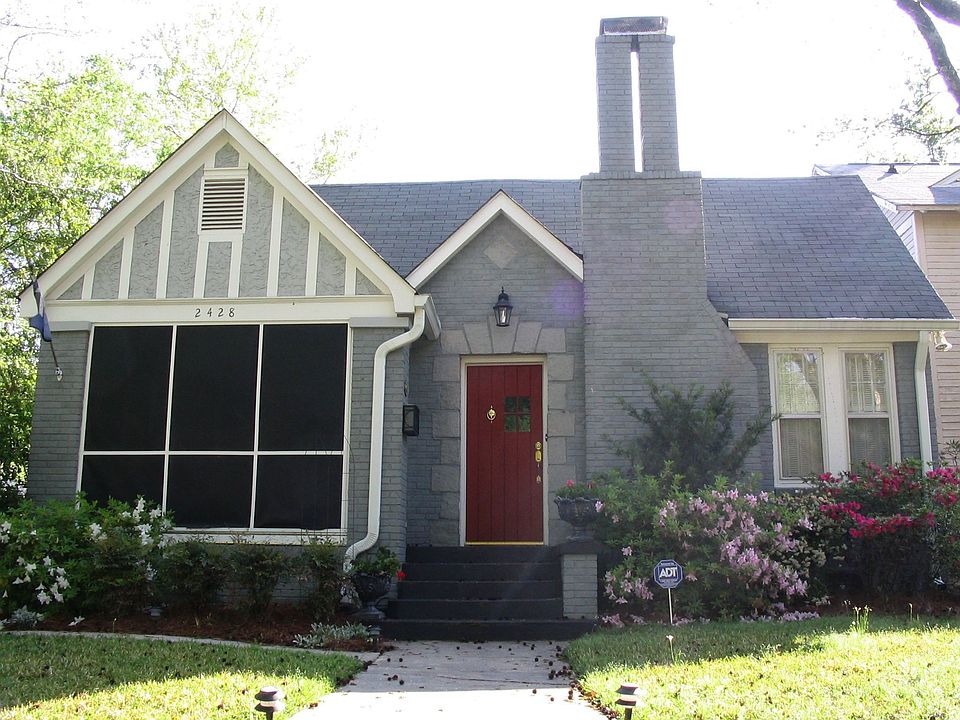 2nd image of 2428 Clark St