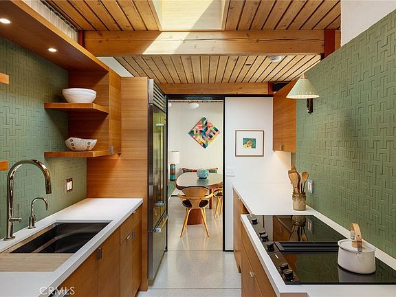 4th image of 1515 N Tigertail Rd