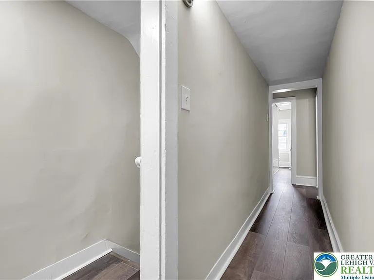 265-267 E Bertsch St #5 — Photo 9