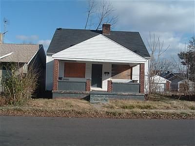 2nd image of 430 Adelite Ave