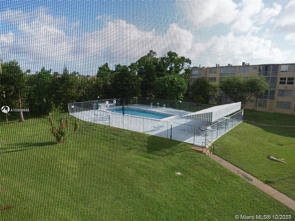 5th image of 1601 NE 191st St #307