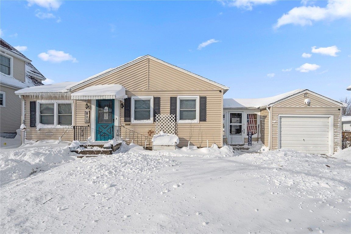 811 1st Ave, Vinton, IA 52349 MLS 2400376 Zillow