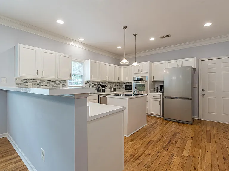 1912 E Farris Ave — Photo 11