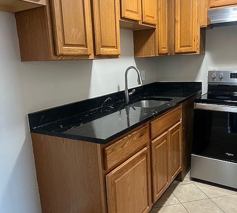 3rd image of 2322 Glendale Ter #A1