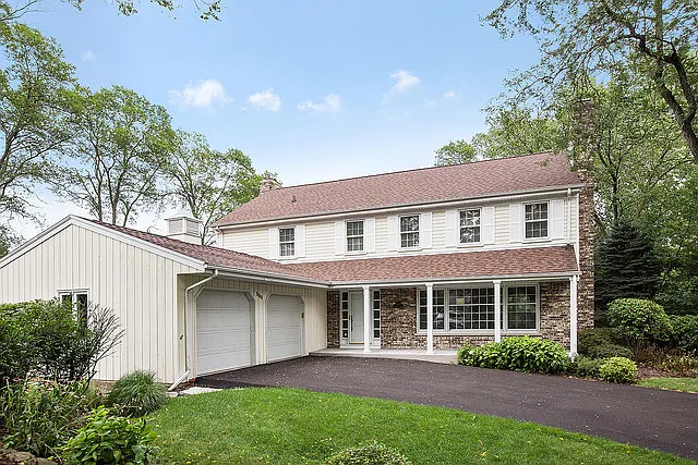 800 Woodbine Ln photo 1