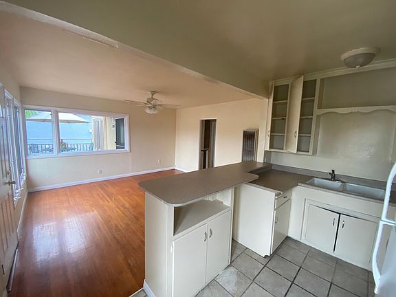 4th image of 3824 Kendall St #3824