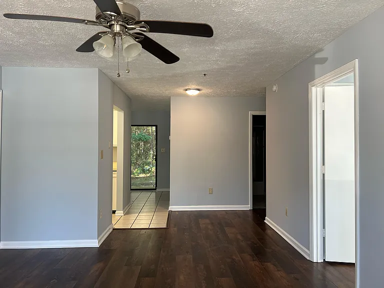 1240 Shalom Dr — Photo 5