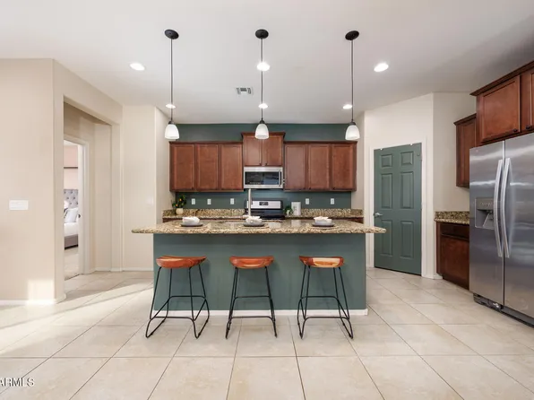 2421 W ARROYO Way, San Tan Valley, AZ 85144