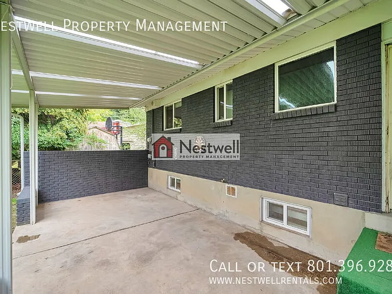 1335 E Maplewood Dr — Photo 23