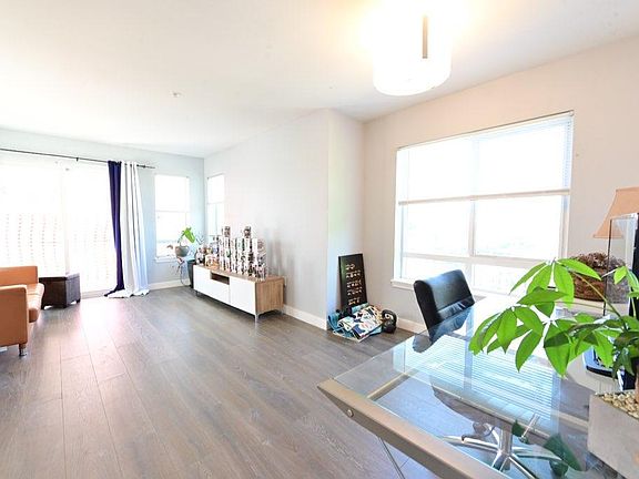 3rd image of 2530 15th Ave W APT 509