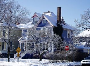1432 Elmwood Ave, Evanston, IL 60201