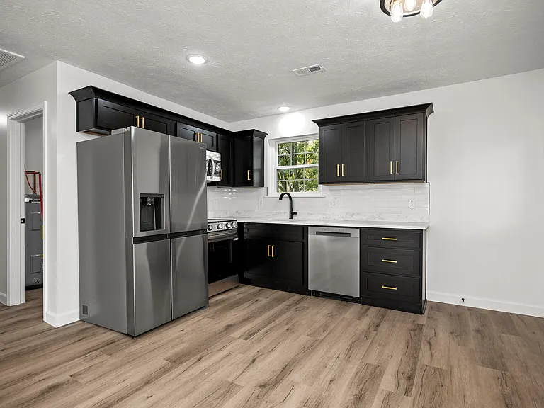 113 Locker Ct — Photo 8